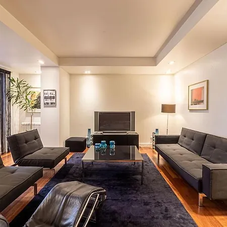 Chiado Deluxe Modern Feel 3 Br