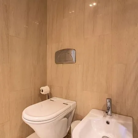 Chiado Deluxe Modern Feel 3 Bedroom Lisboa