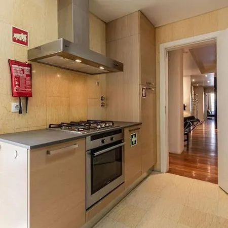 Chiado Deluxe Modern Feel 3 Bedroom 公寓 *