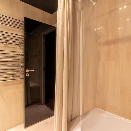 Chiado Deluxe Modern Feel 3 Bedroom Appartamento