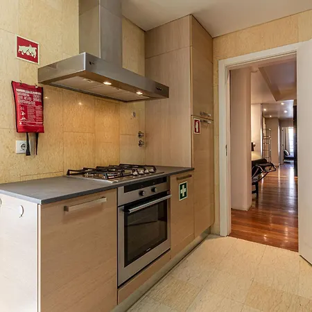 Chiado Deluxe Modern Feel 3 Bedroom Lisbona