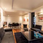 Chiado Deluxe Modern Feel 3 Bedroom * 리스본