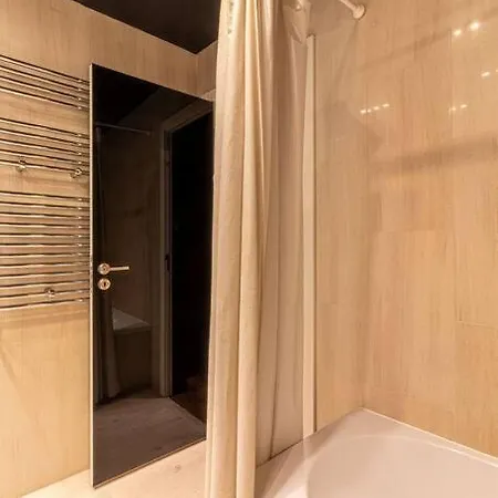 Chiado Deluxe Modern Feel 3 Bedroom Lissabon