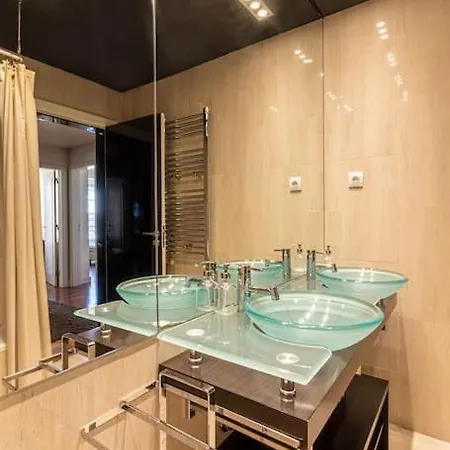 Chiado Deluxe Modern Feel 3 Bedroom Lejlighed *